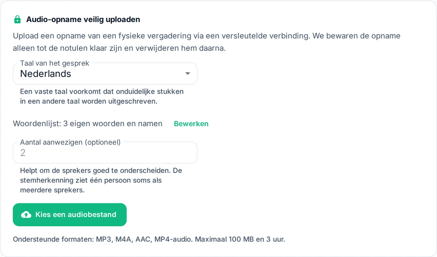 De uploadkaart in Clerqly voor een audio-opname: de taal van het gesprek, de woordenlijst, het aantal aanwezigen en de knop Kies een audiobestand